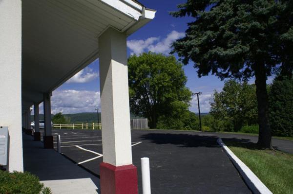 Appalachian Motel Vernon Exterior foto